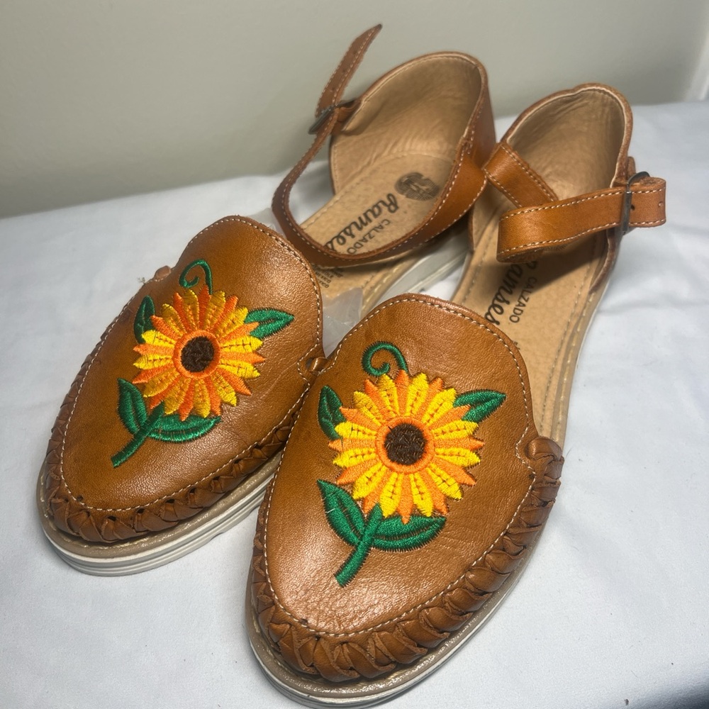 Brown Sandals with Sunflower Embroidery
